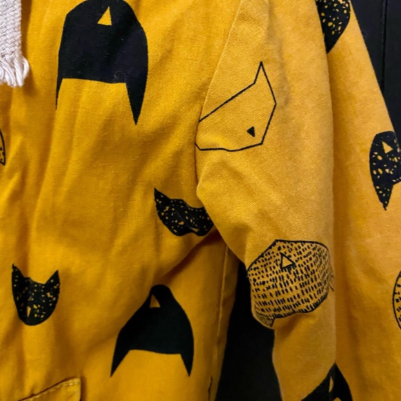 Toddler 2-3T fleece lined hooded sweater - Picture 3 of 7